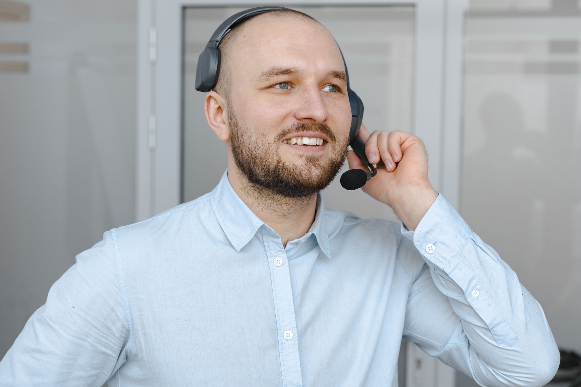 Talestyrt kundeservice for SMB før AI Act treffer 2. august